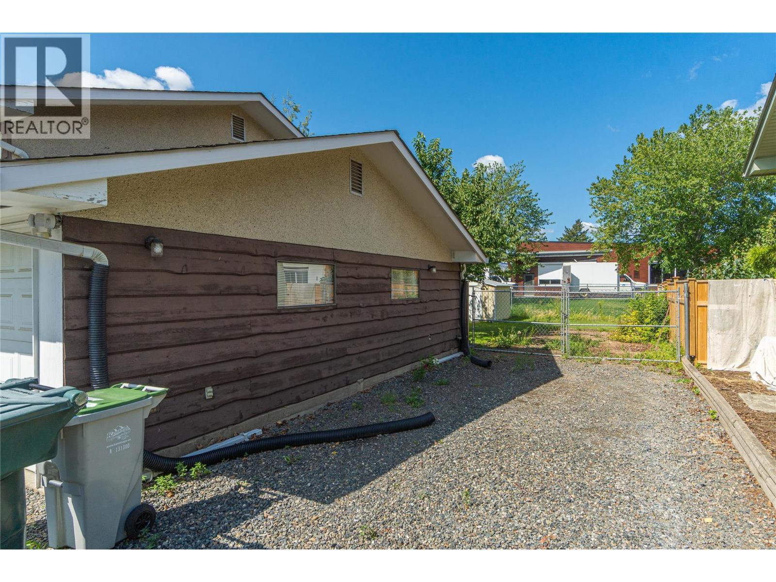1118 Chateau Street - 5
