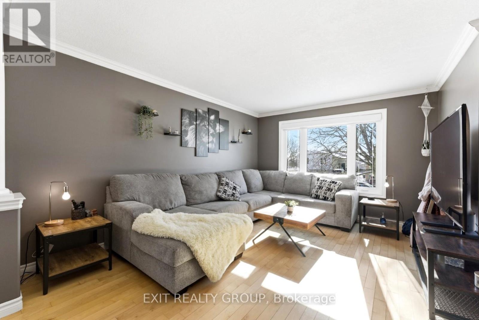 67 BOGART CRESCENT - Photo 4 of 23, Belleville (Belleville Ward), Ontario