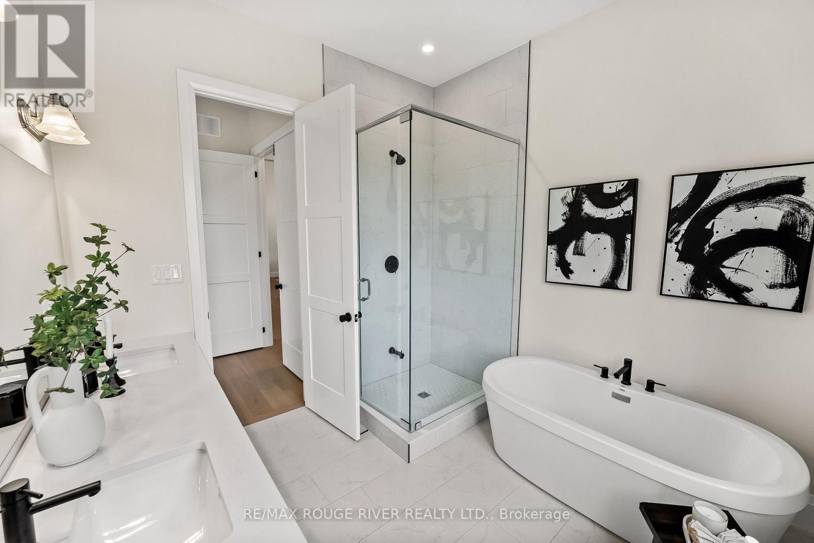 8 CAMERON COURT - 18