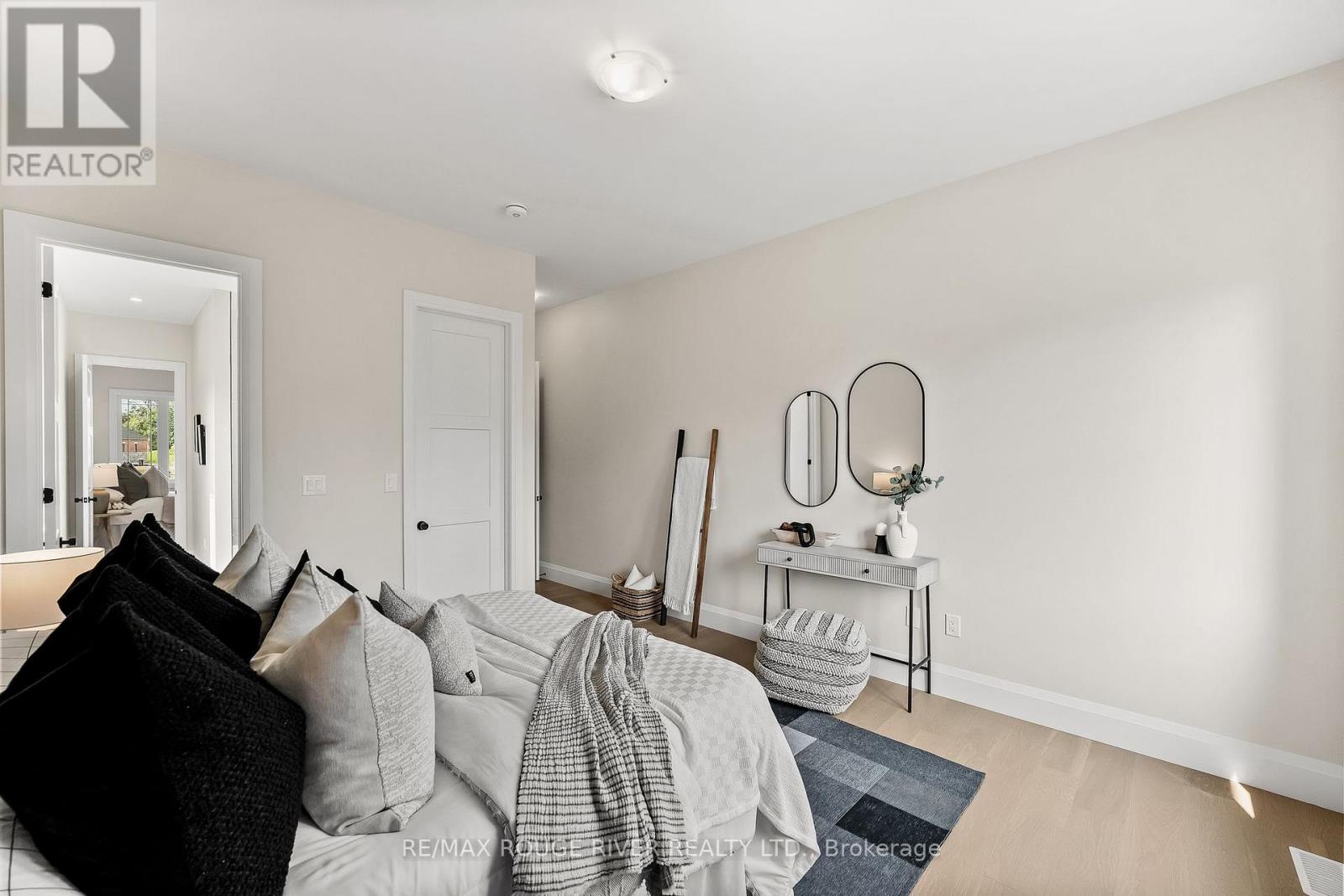 8 CAMERON COURT - 28