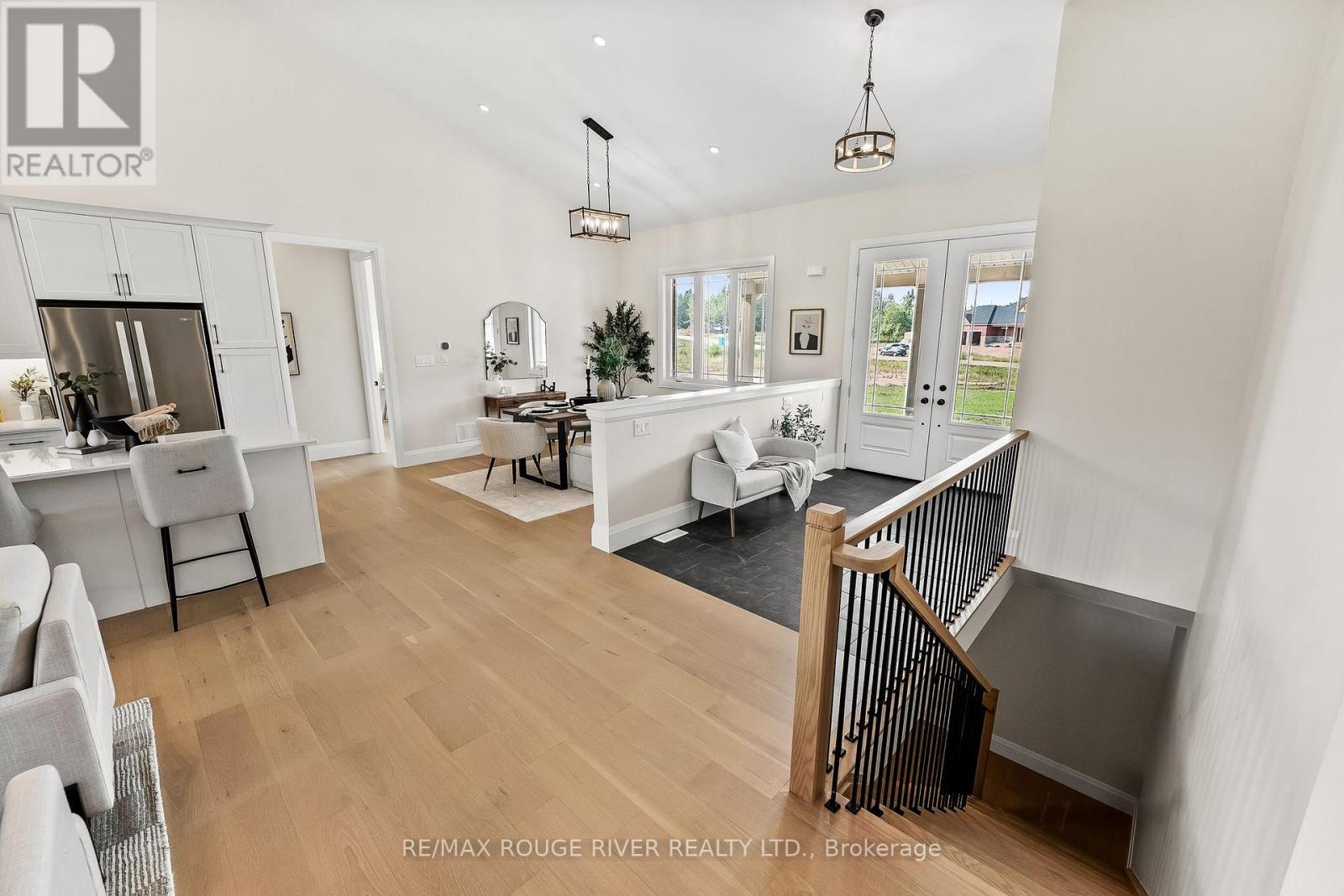 8 CAMERON COURT - 31