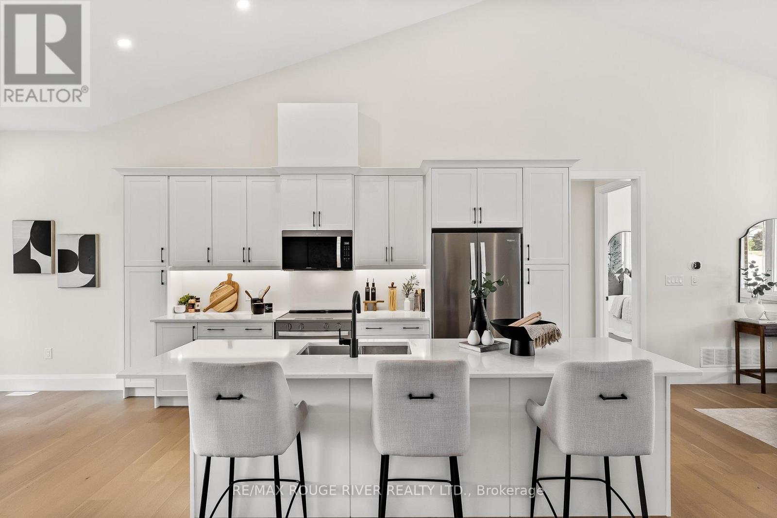 8 CAMERON COURT - 5