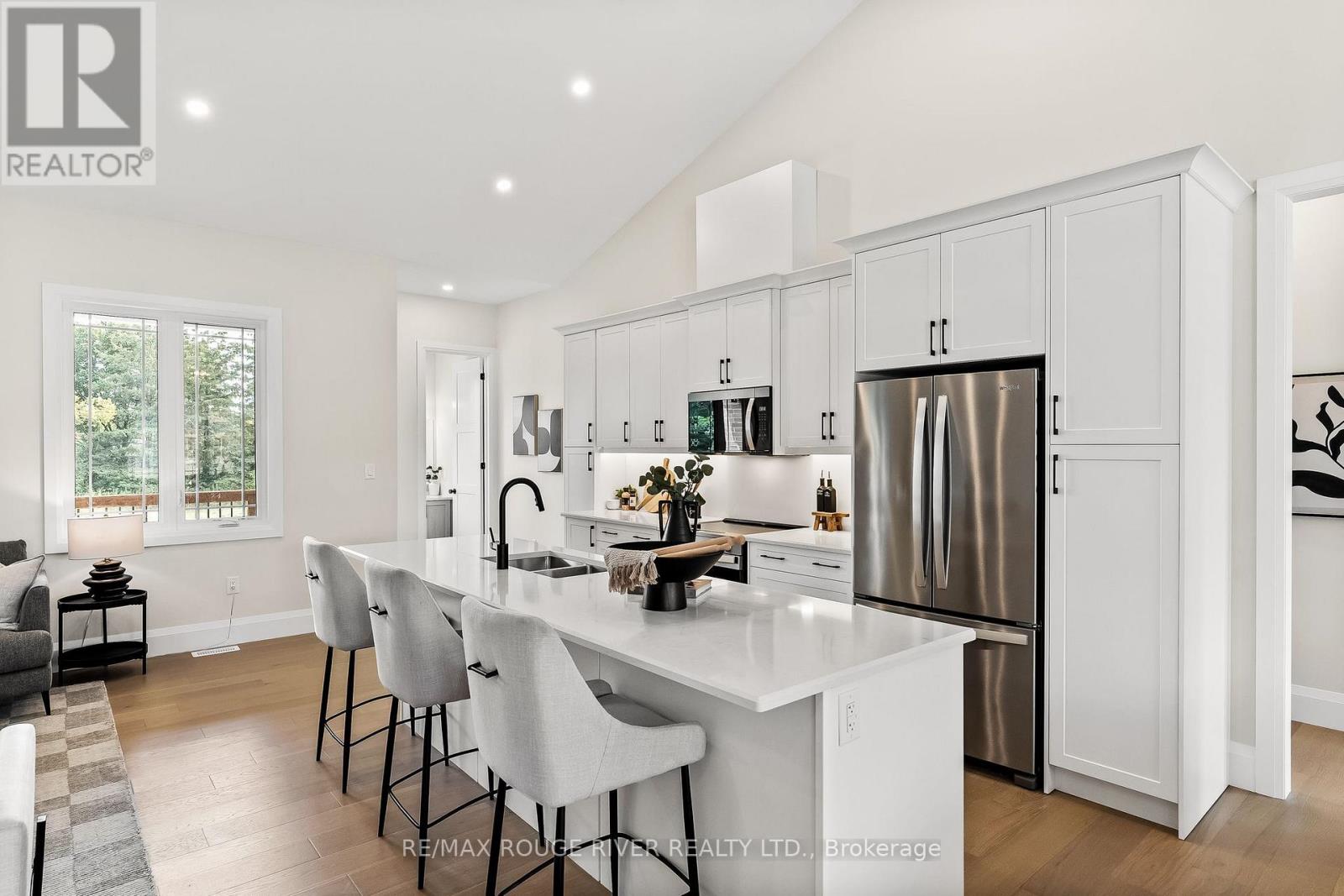 8 CAMERON COURT - 6