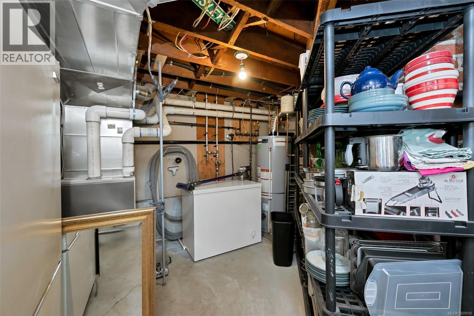 2753 Cavendish Ave, Oak Bay