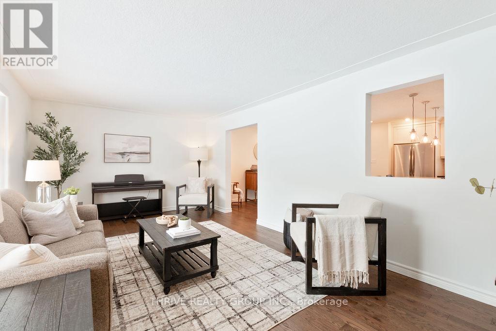 47 COMPTON CRESCENT - Photo 5 of 50, London South (South R), Ontario