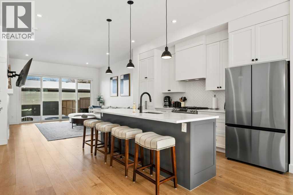 318 28 Avenue NE - Photo 4 of 44, Calgary, Alberta