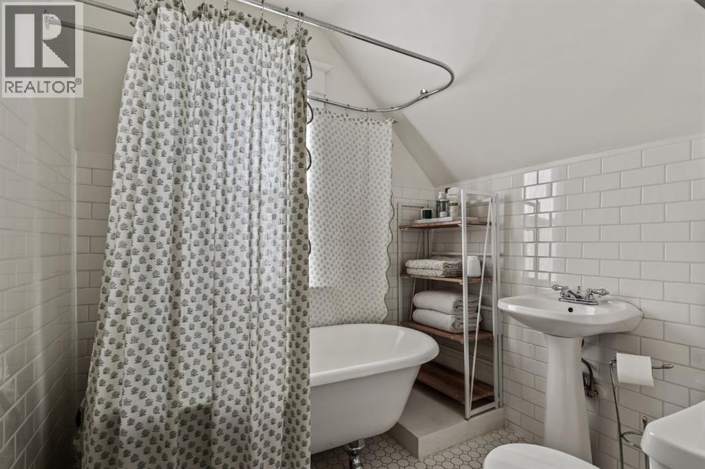 Single Family House for Sale in   Avenue SE Ramsay Calgary 