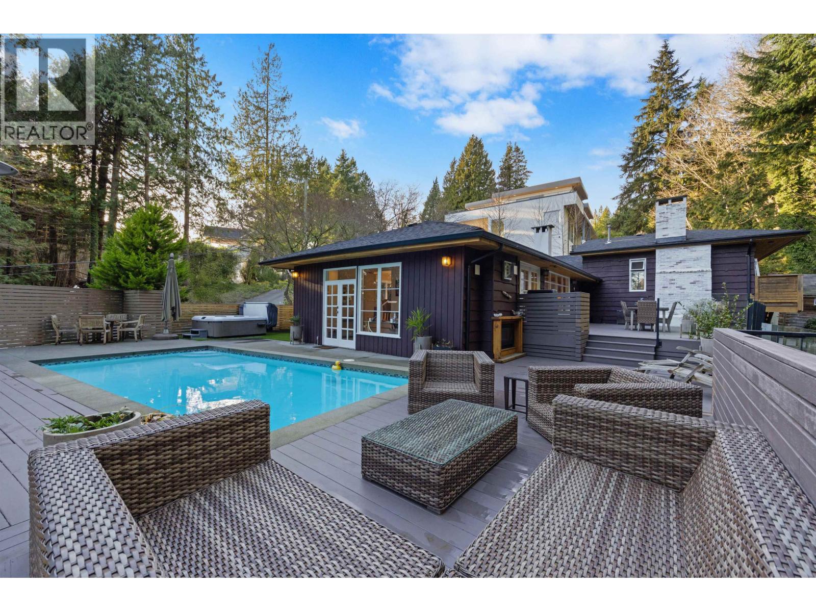 4411 STONE CRESCENT, West Vancouver
