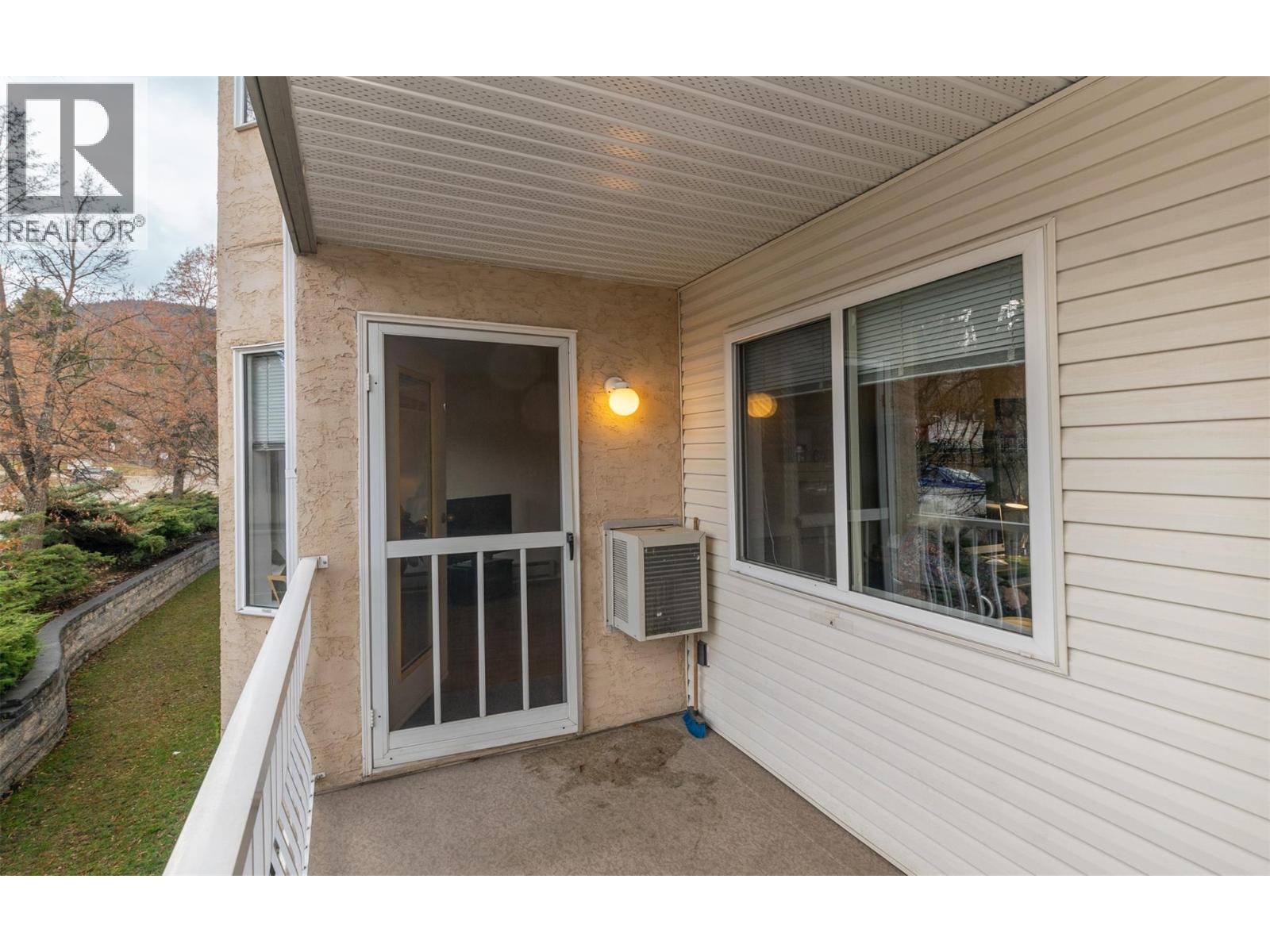 201 251 6 Street Southeast, Salmon Arm