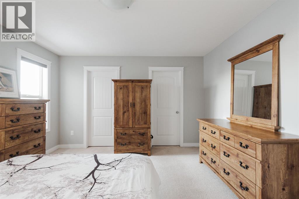 100 Honeysuckle Way, Fort McMurray