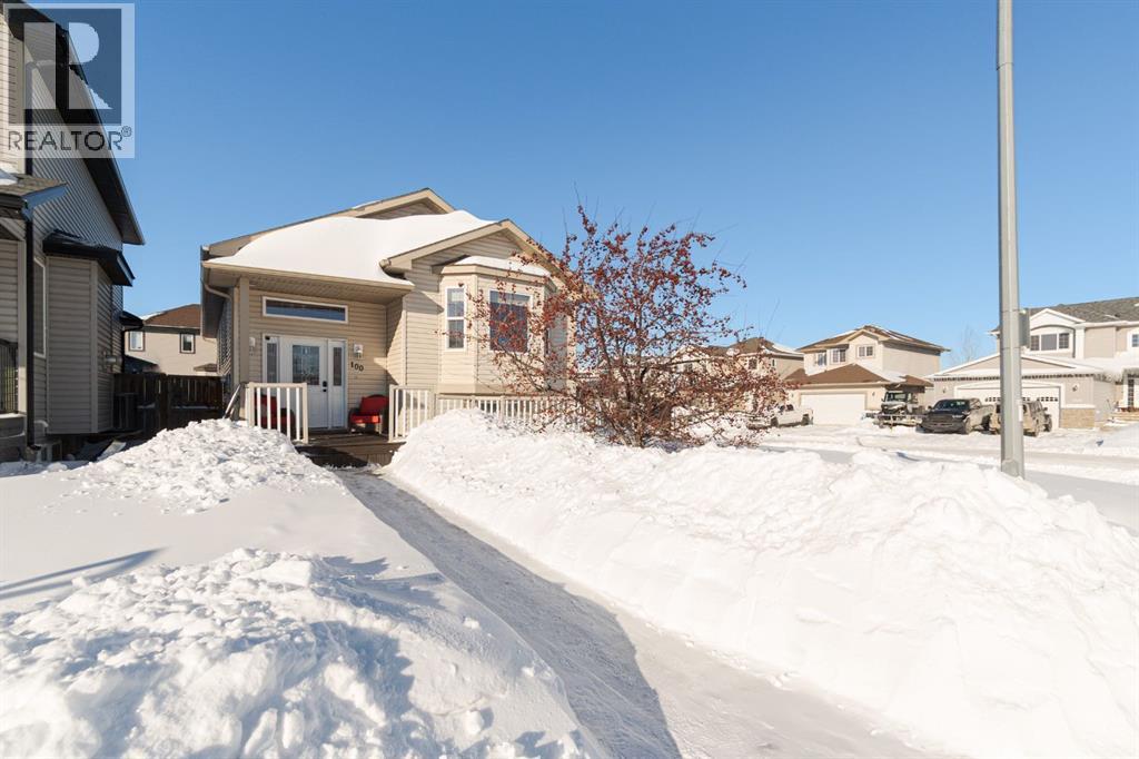 100 Honeysuckle Way, Fort McMurray