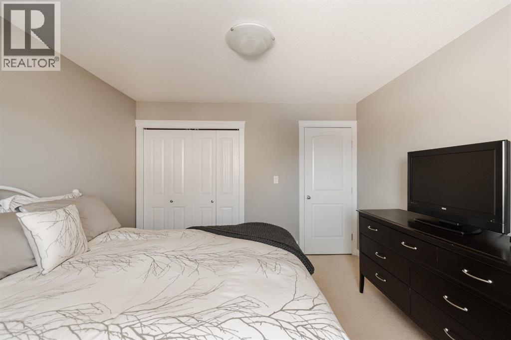 100 Honeysuckle Way, Fort McMurray