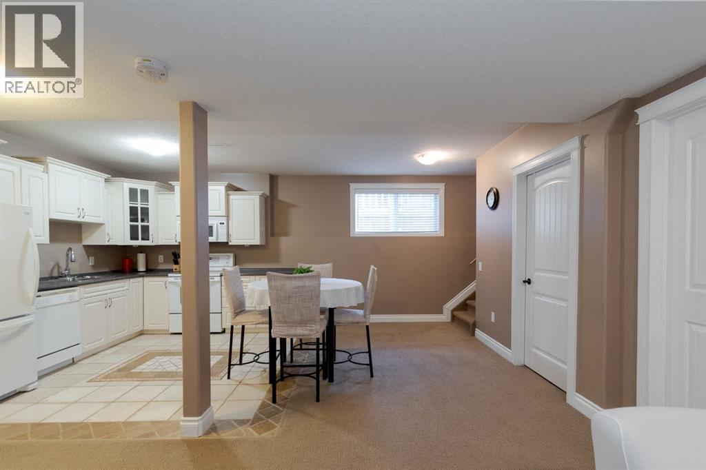 100 Honeysuckle Way, Fort McMurray