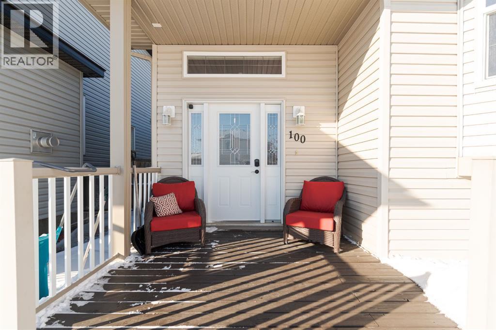 100 Honeysuckle Way, Fort McMurray