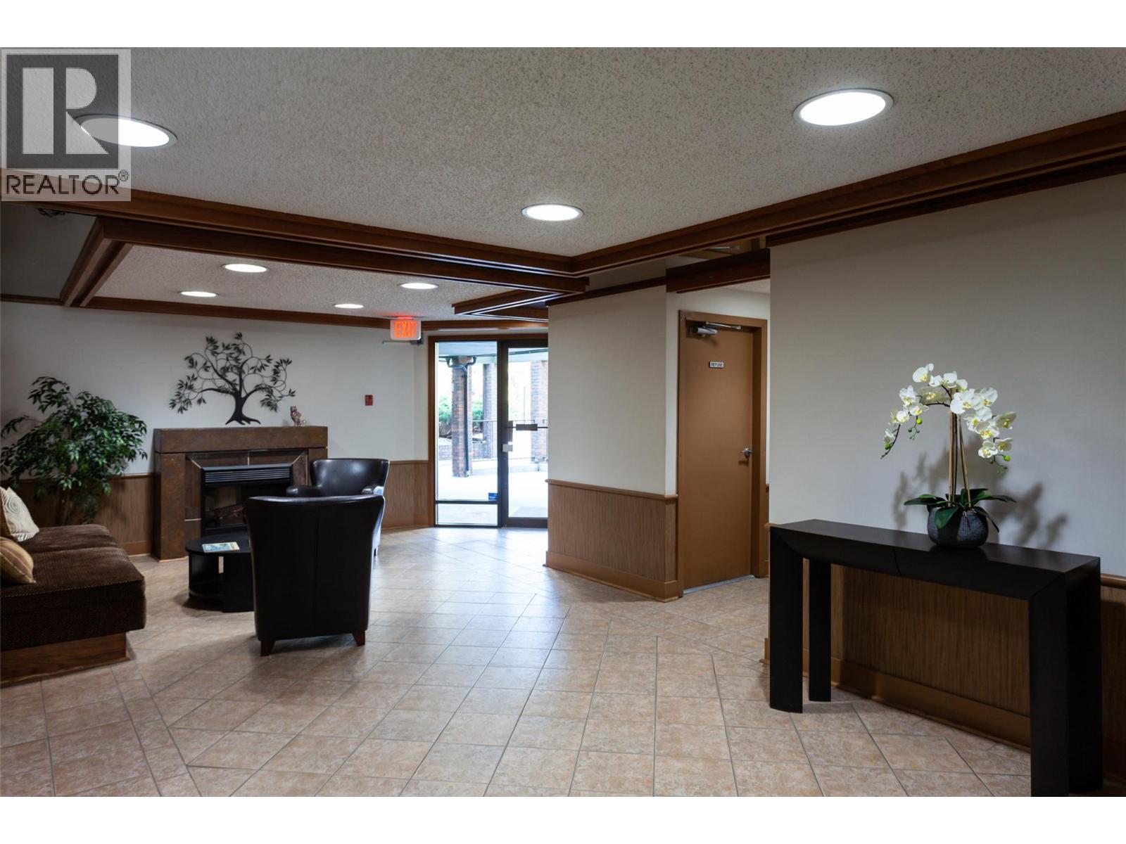 305 1056 Bernard Avenue, Kelowna