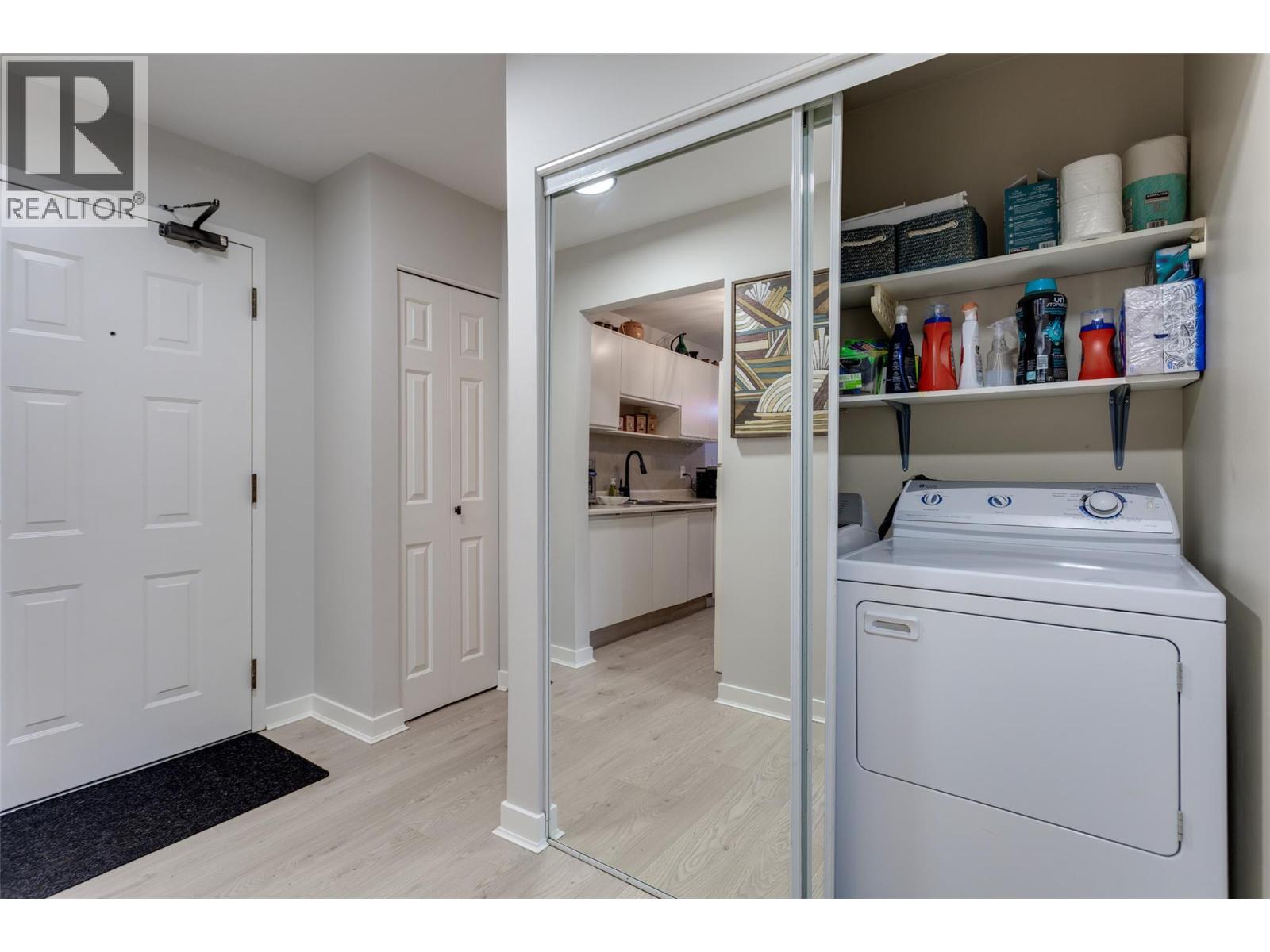 305 1056 Bernard Avenue, Kelowna