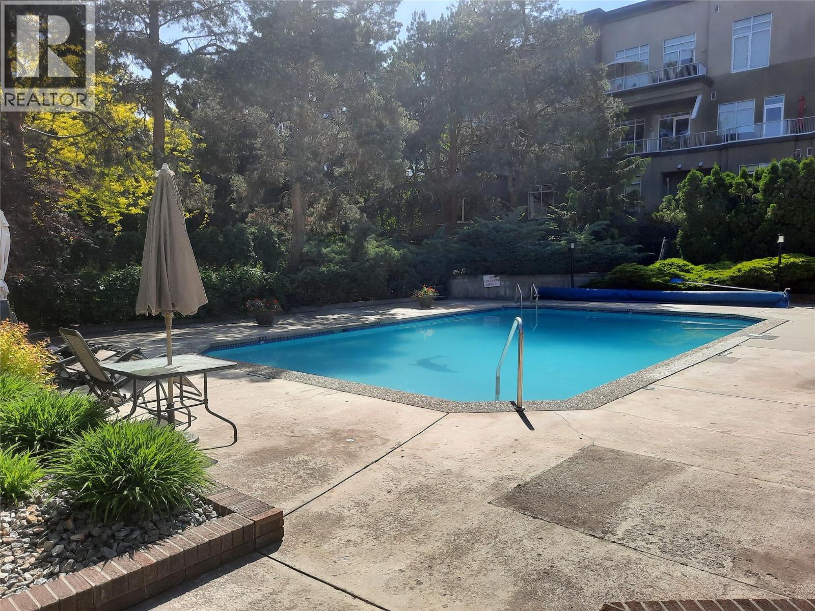 305 1056 Bernard Avenue, Kelowna