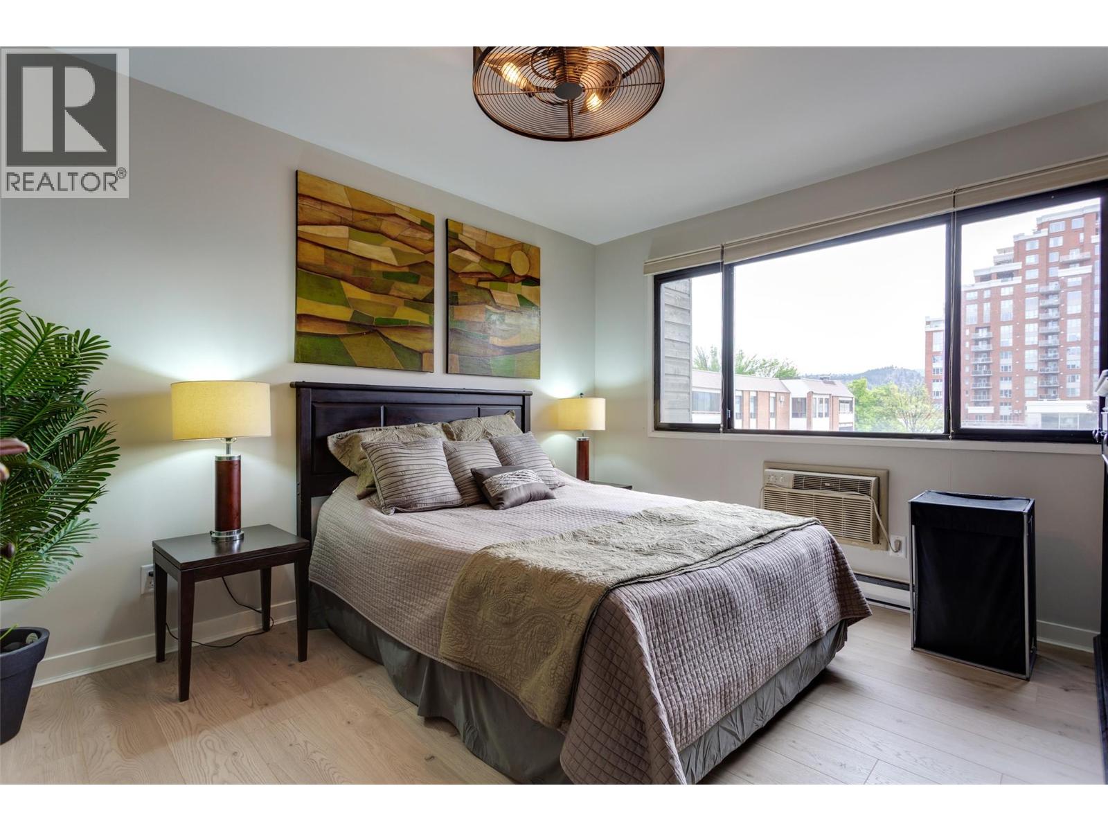 305 1056 Bernard Avenue, Kelowna