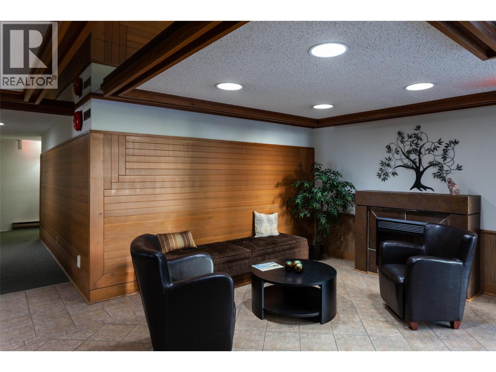 305 1056 Bernard Avenue, Kelowna