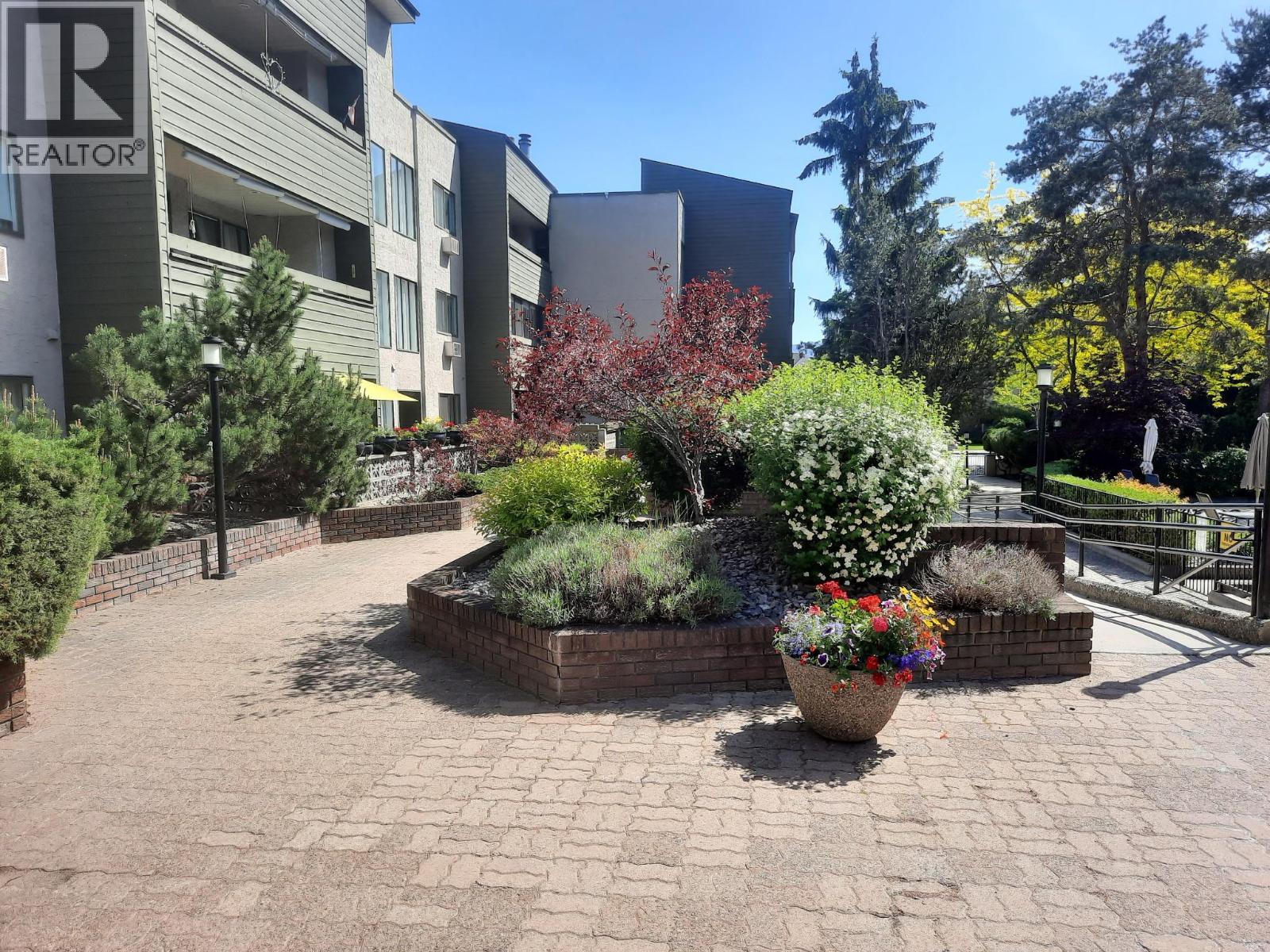 305 1056 Bernard Avenue, Kelowna