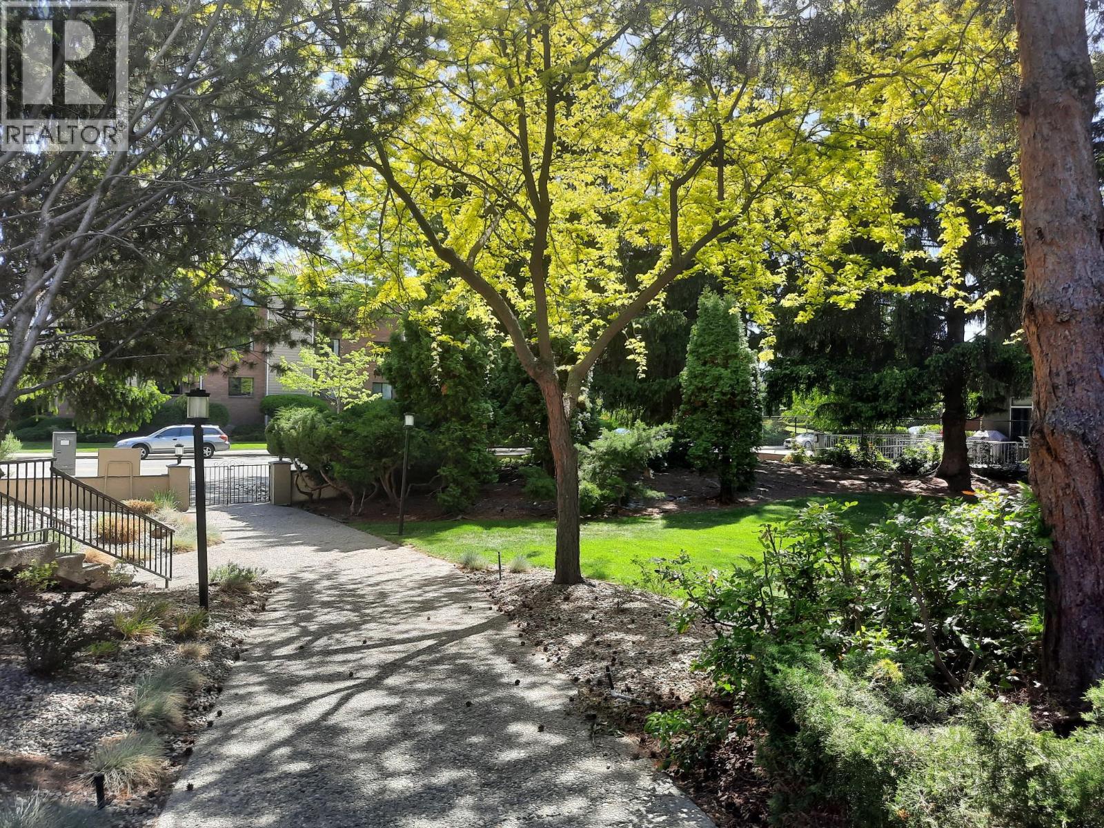 305 1056 Bernard Avenue, Kelowna