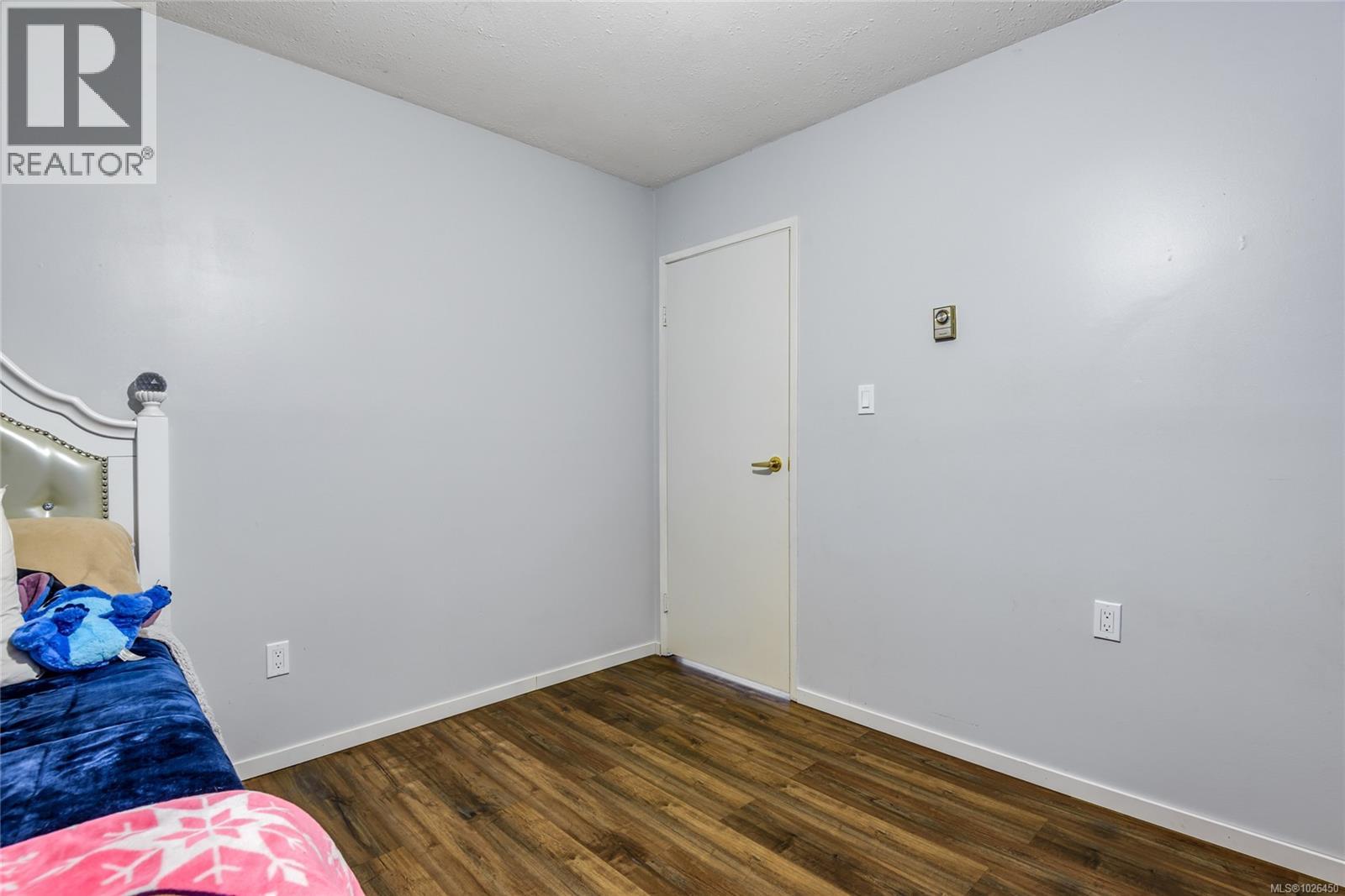 525 MUCHALAT CRT - 23