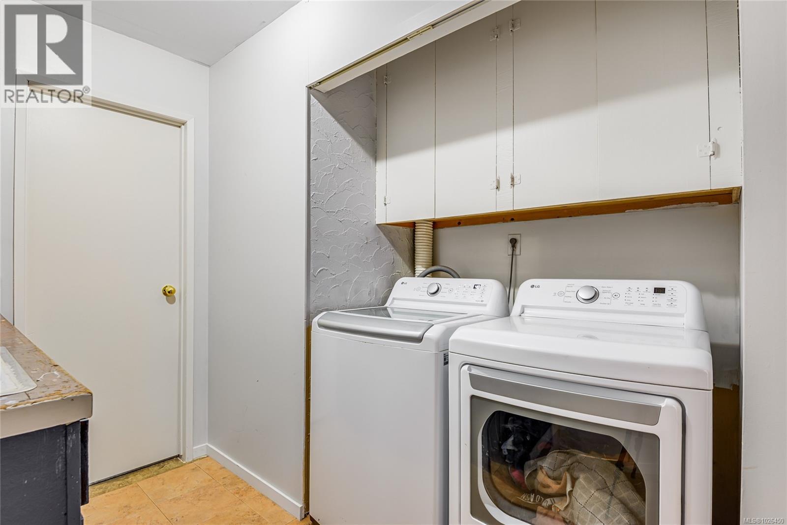 525 MUCHALAT CRT - 27