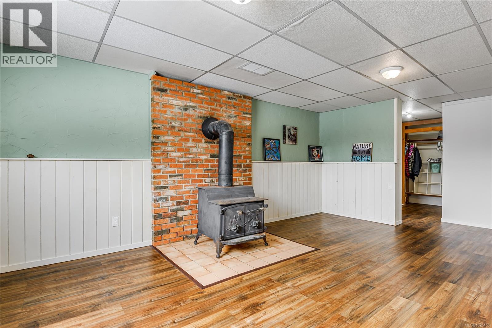 525 MUCHALAT CRT - 32