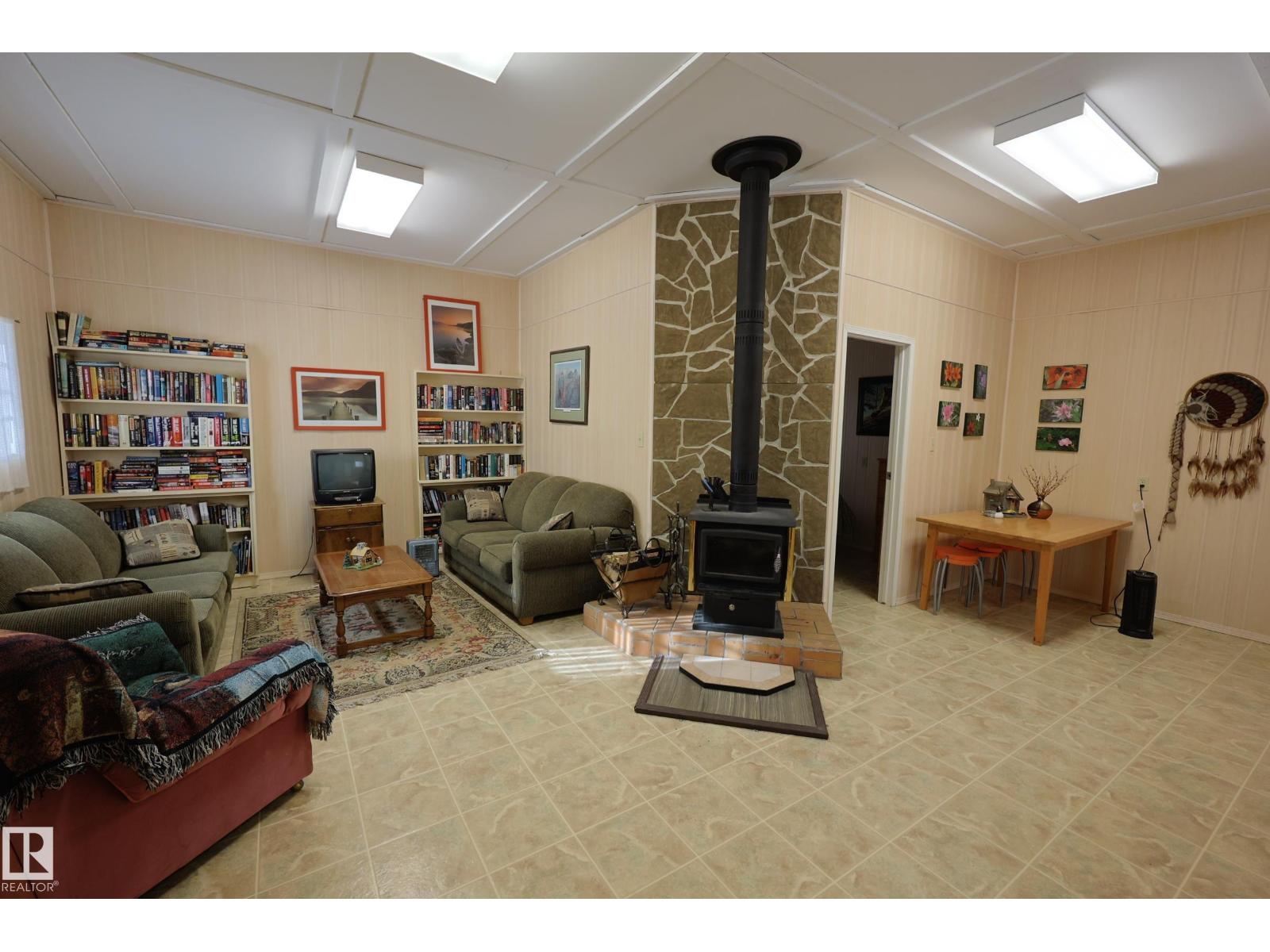 274032 TWP ROAD 480 - Photo 5 of 53, Rural Wetaskiwin County, Alberta