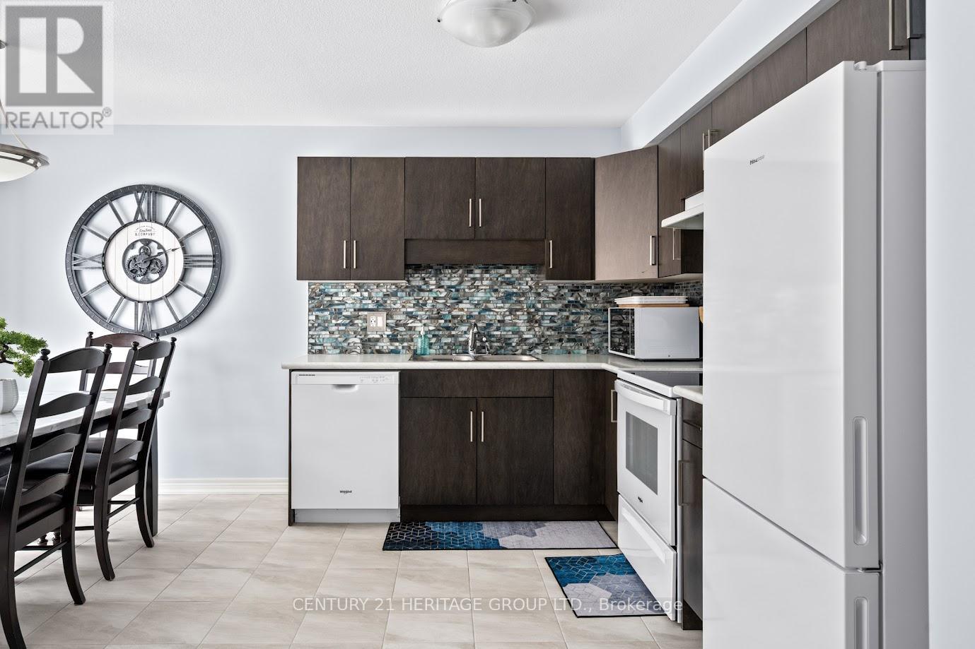 #13 7945 OLDFIELD ROAD - 10