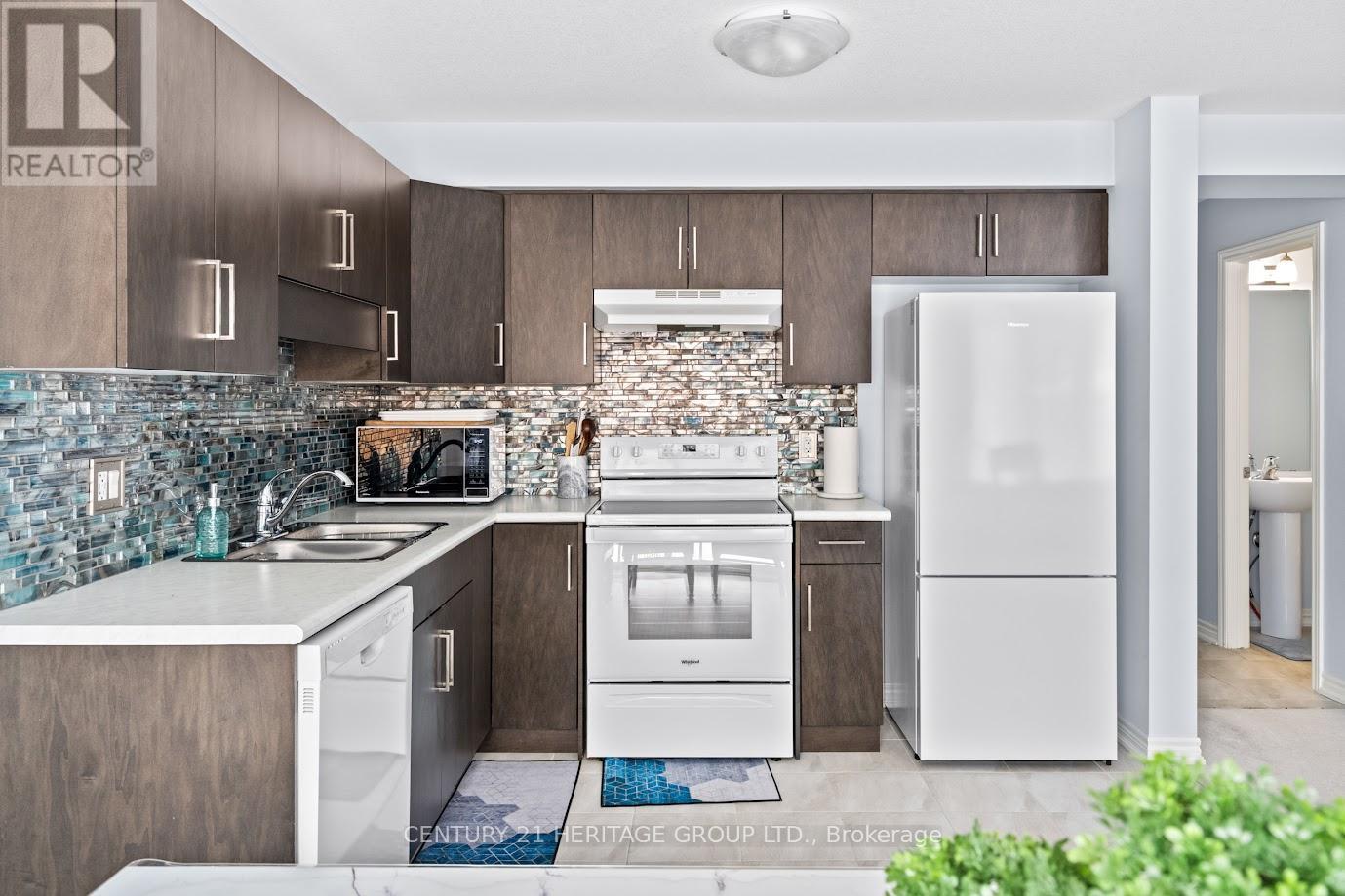 #13 7945 OLDFIELD ROAD - 13