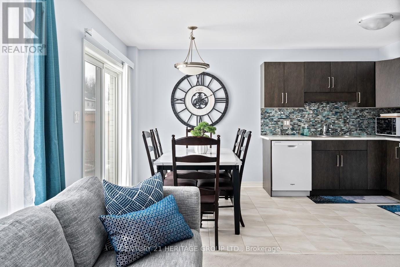 #13 7945 OLDFIELD ROAD - 8