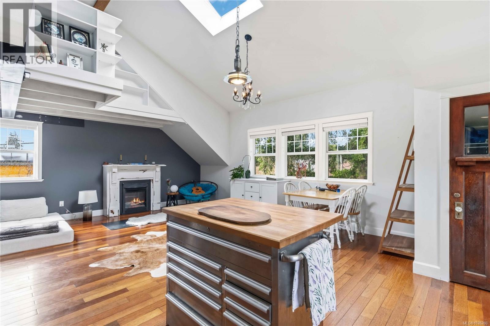  1012 Marwood Avenue, Langford