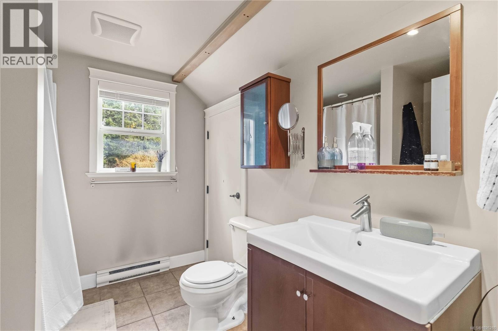  1012 Marwood Avenue, Langford