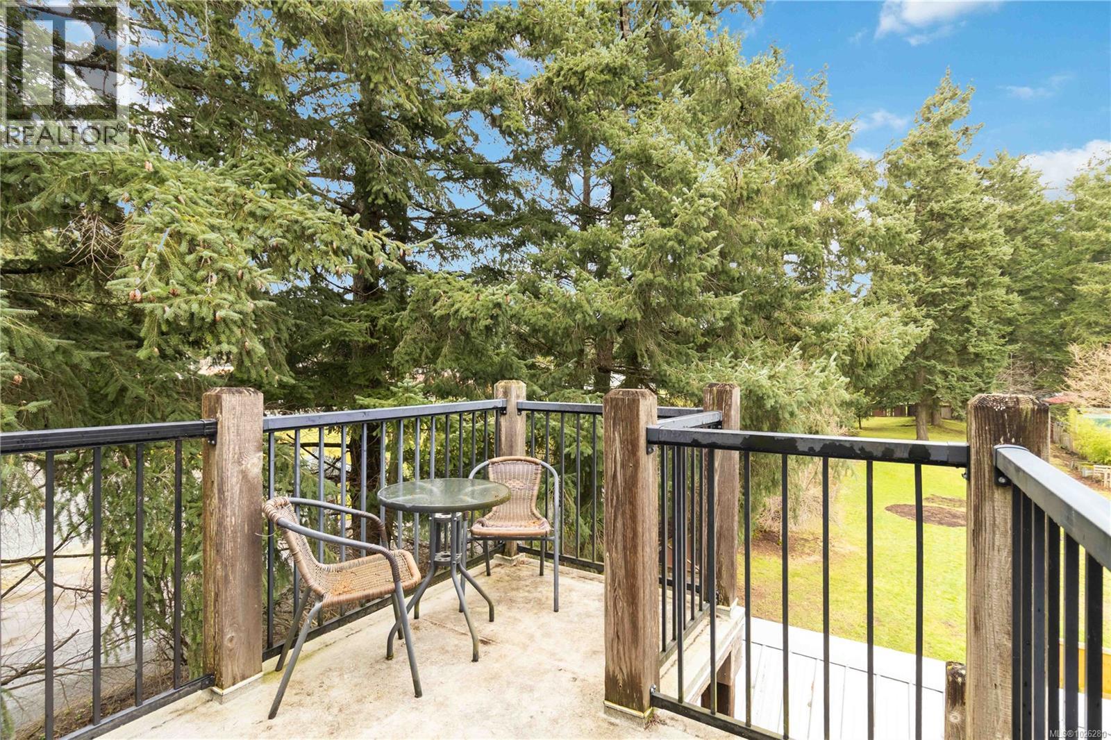  1012 Marwood Avenue, Langford