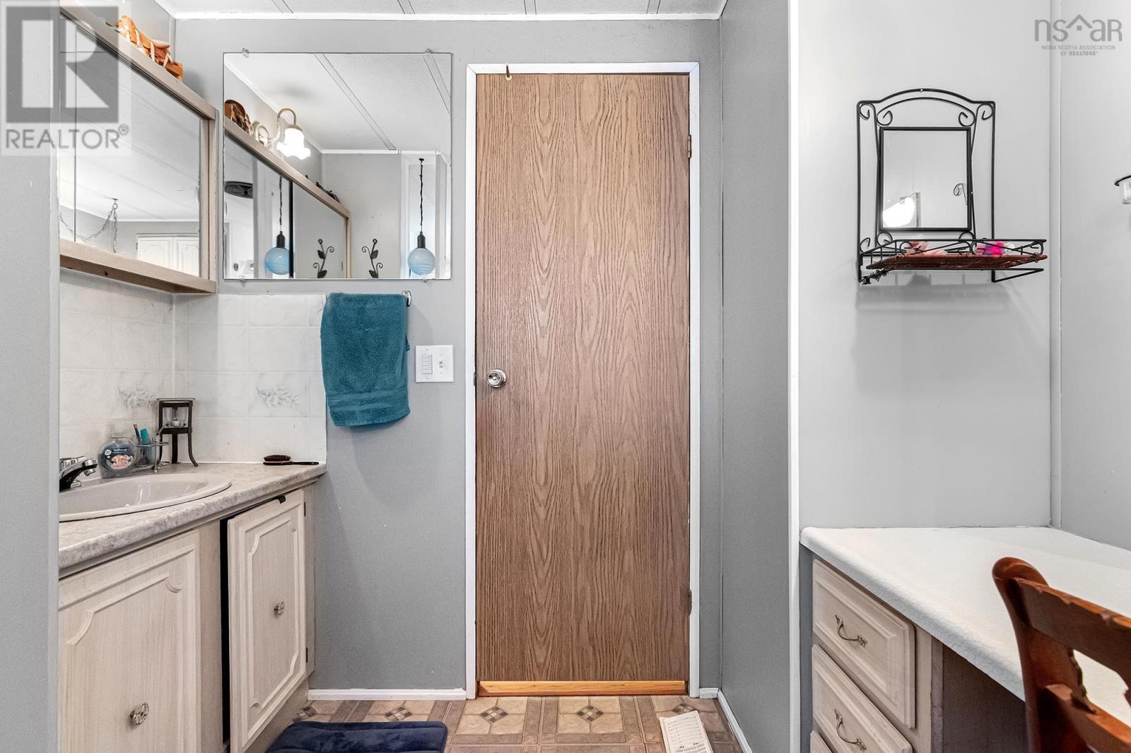 Property 18 of 24 of 36 Birchill Drive