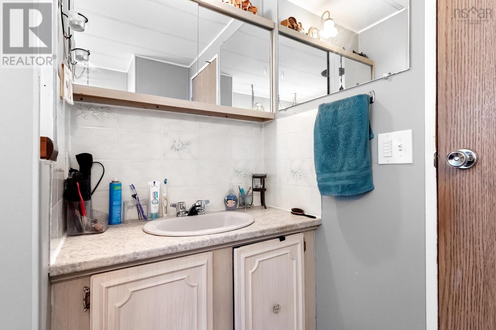 Property 17 of 24 of 36 Birchill Drive