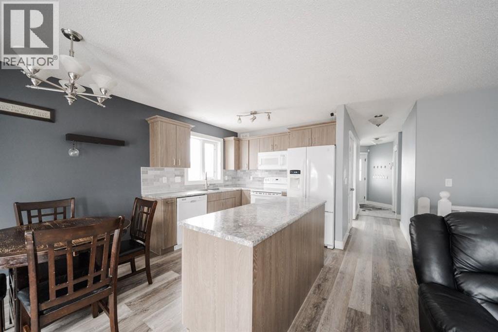 157 Swanson Crescent - Photo 3 of 30, Fort McMurray, Alberta