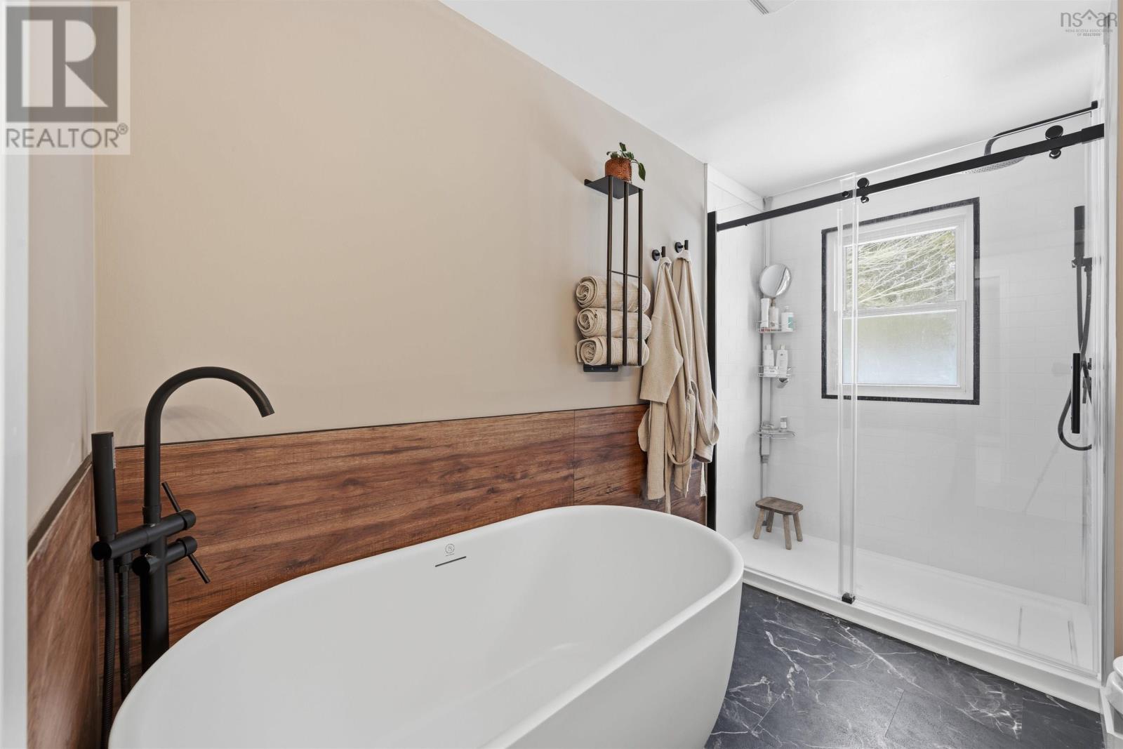 Property 23 of 50 of 5 Tower View Road