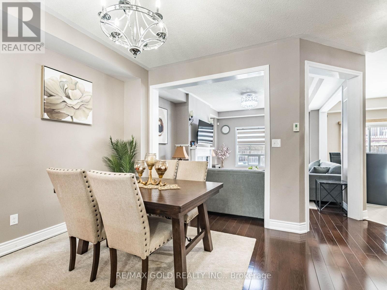 18 TRAVIS CRESCENT - Photo 5 of 40, Brampton (Fletcher's Meadow), Ontario