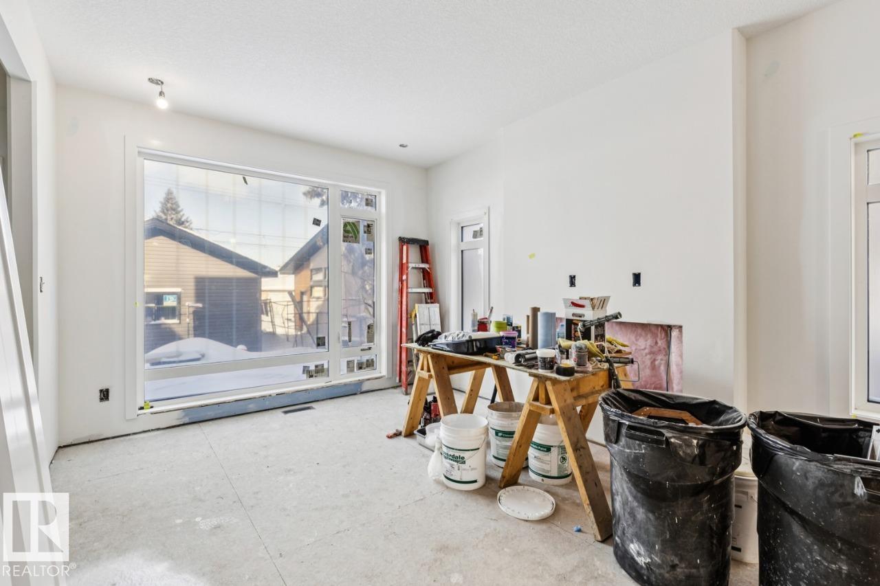 7928 97 AV NW NW - 10