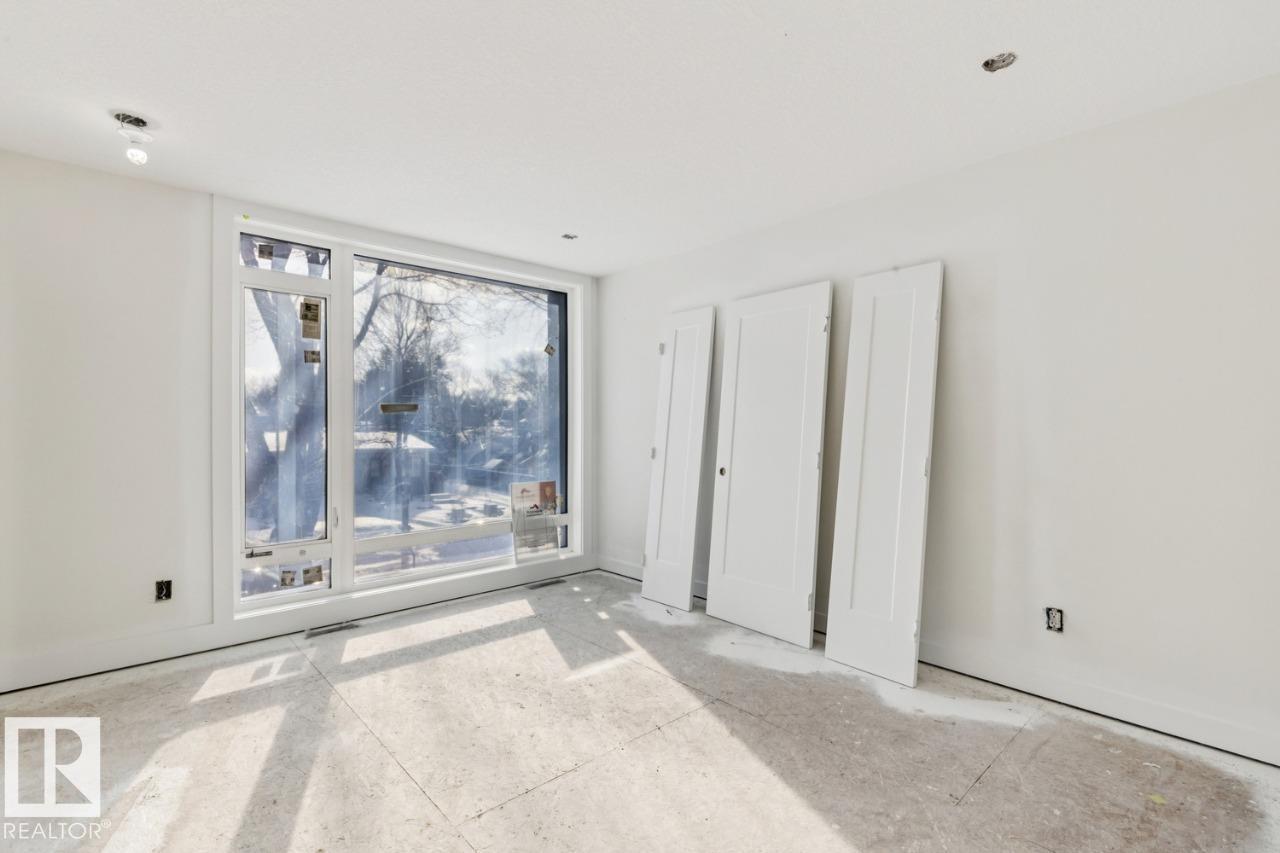 7928 97 AV NW NW - 12