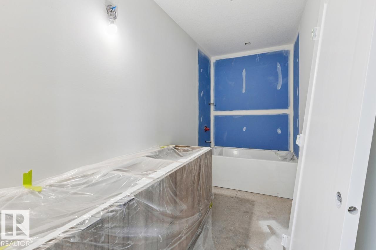 7928 97 AV NW NW - 15