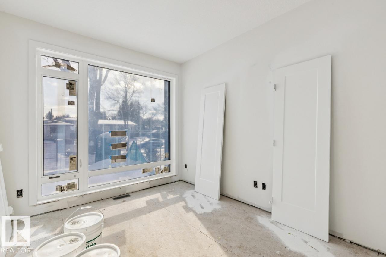 7928 97 AV NW NW - 4