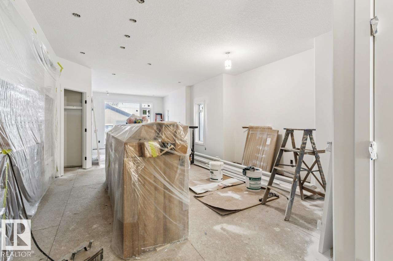 7928 97 AV NW NW - 7