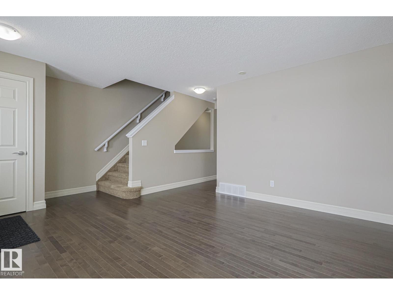 #33 14621 121 ST NW - Photo 5 of 42, Edmonton, Alberta