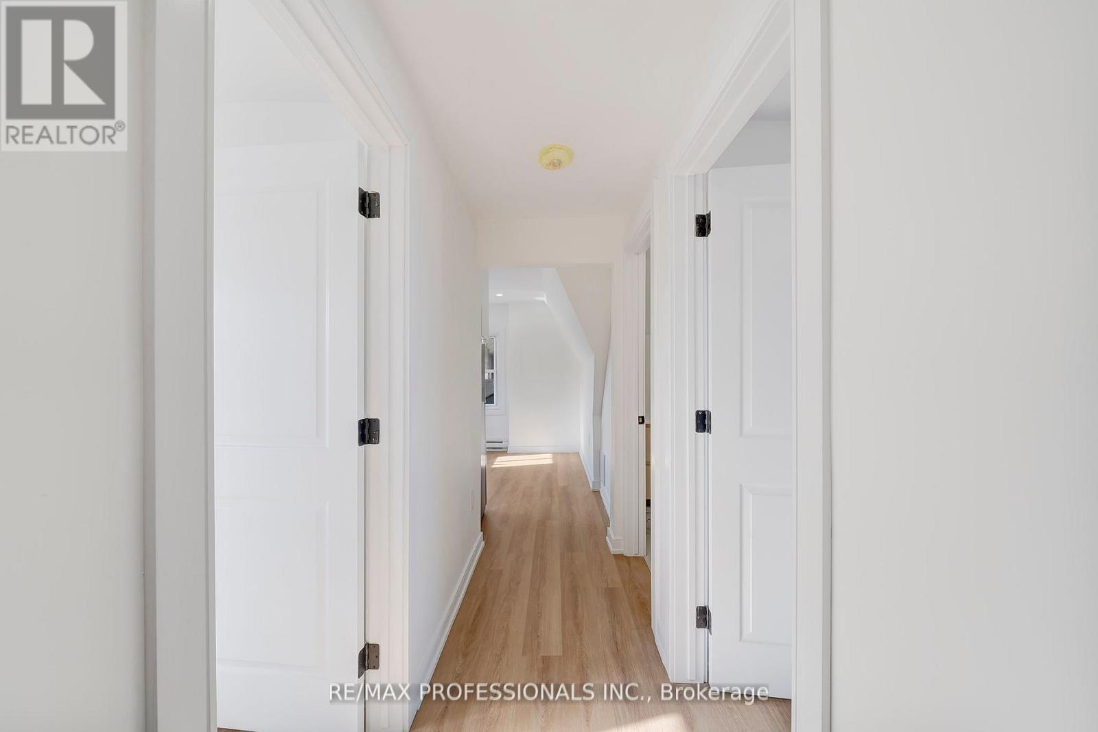 27 OAKDALE AVENUE - Photo 4 of 33, St. Catharines (Oakdale), Ontario