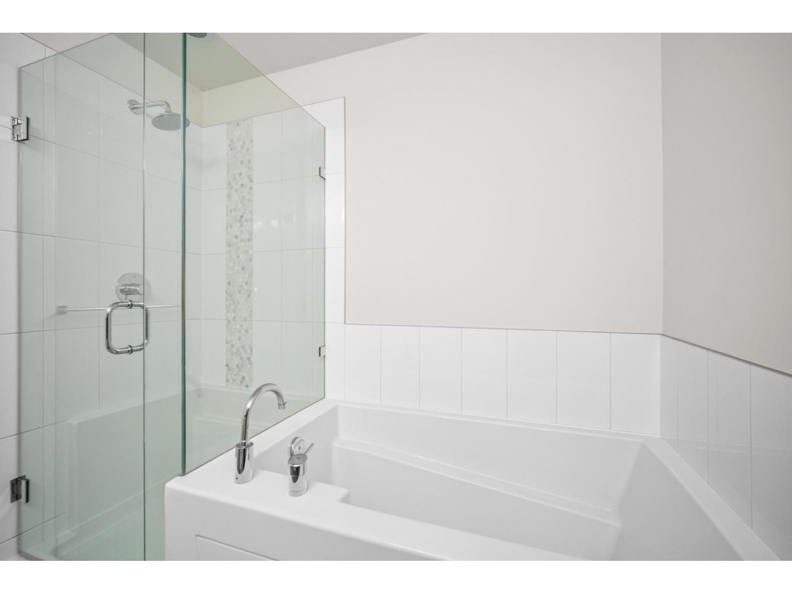 16454 25 AVENUE, Surrey