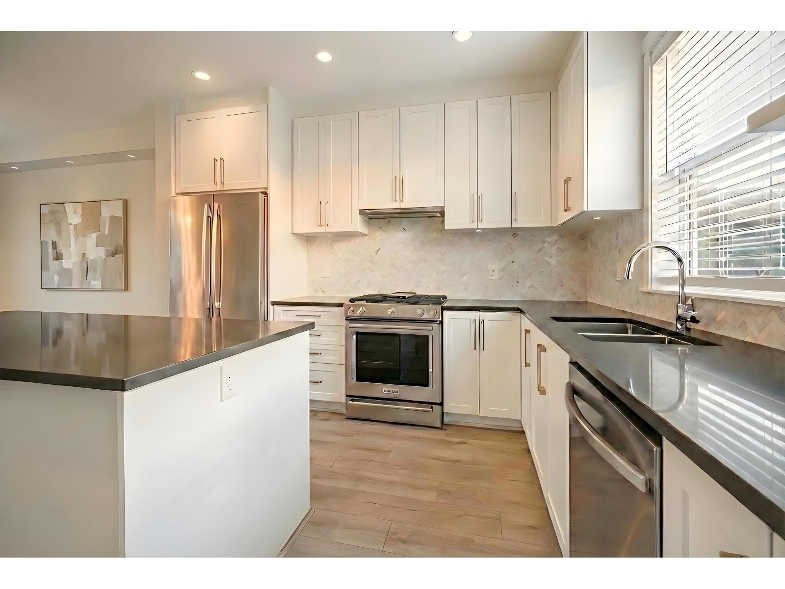 16454 25 AVENUE, Surrey