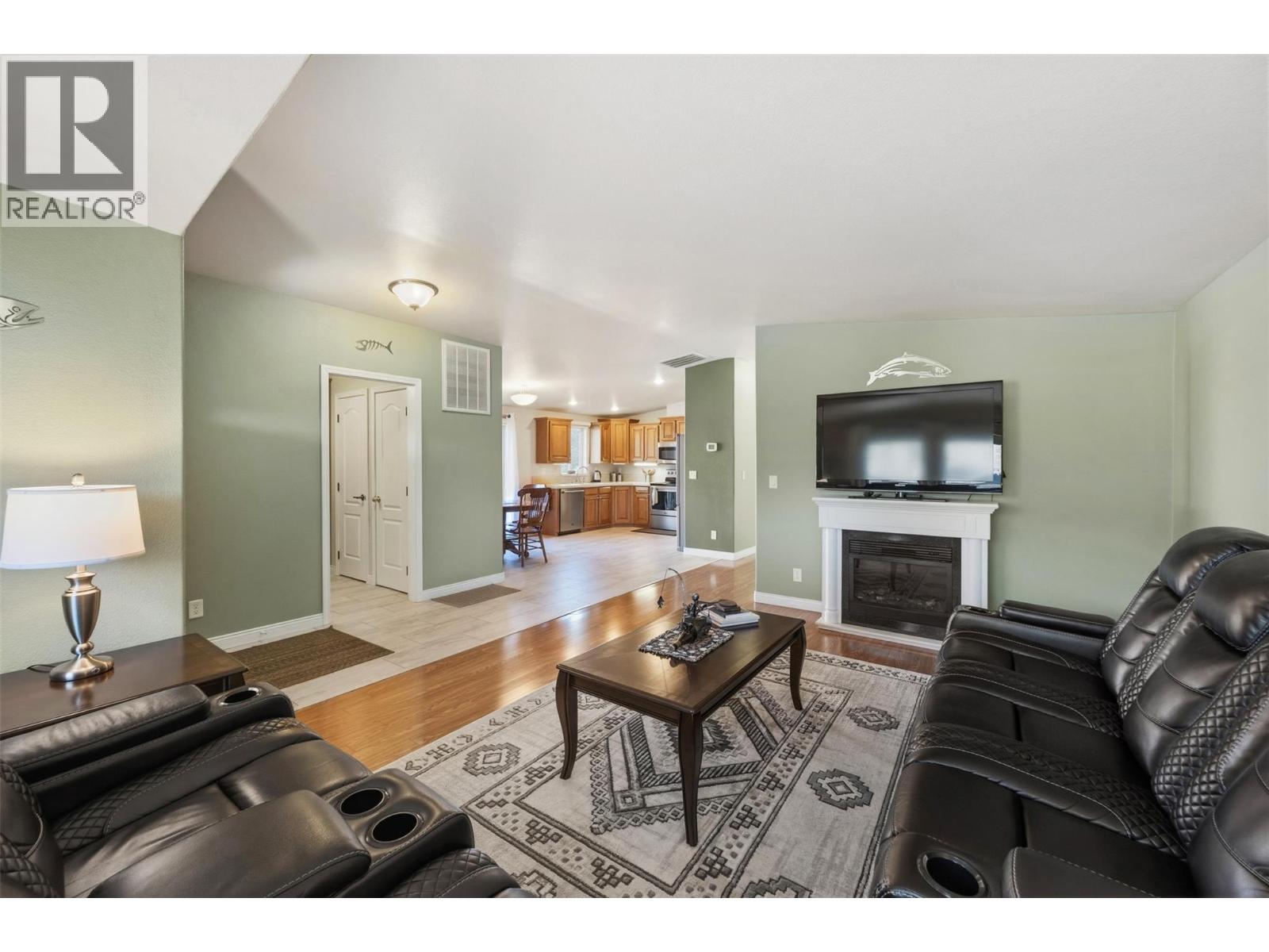 8300 Gallagher Lake Frontage Road Unit# 73, Oliver